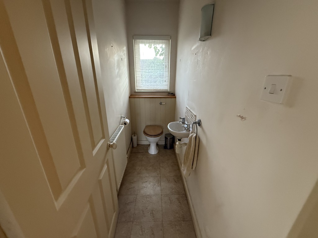 Lot: 49 - BUNGALOW FOR REPAIR AND REFURBISHMENT IN SOUGHT AFTER AREA - further cloakroom WC